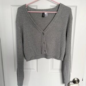 Cropped knit grey cardigan